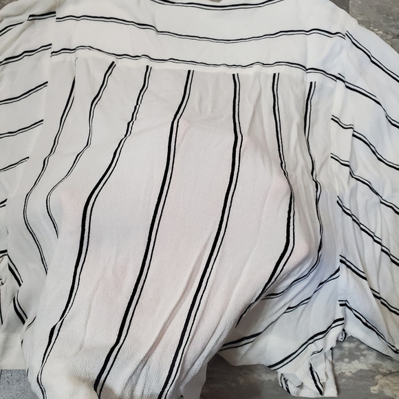 Free People Striped White and Black Women's Crop Top. Crossed Front. Oversized S - Picture 8 of 8